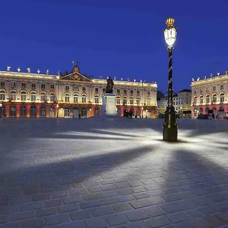 Faubourg St Pierre Apartment *