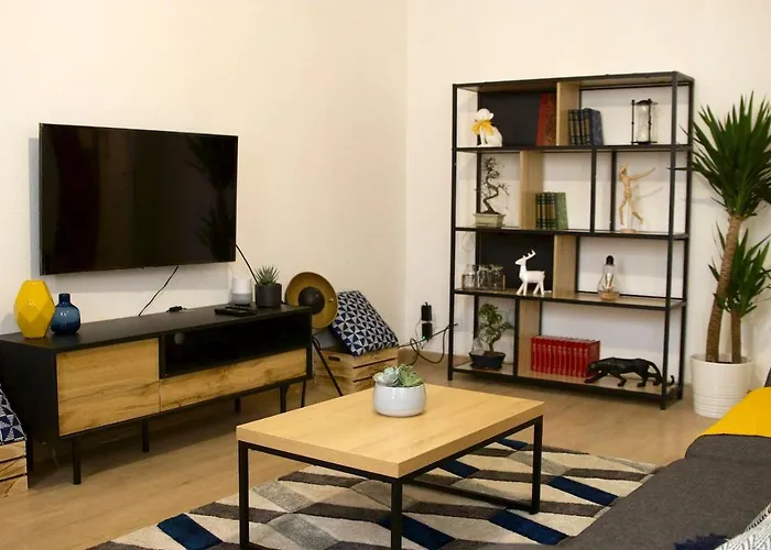 Faubourg St Pierre Apartment *